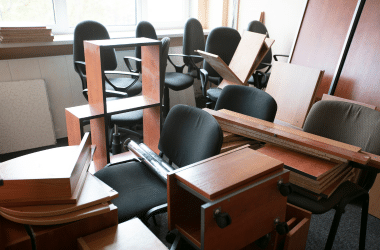 Recogida de muebles usados en pisos, locales y oficinas