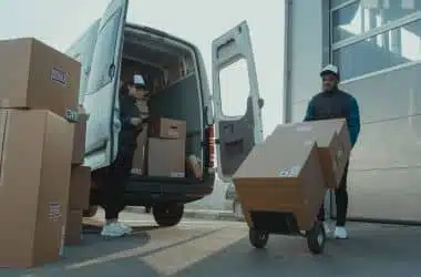 Recogida de muebles usados en pisos, locales y oficinas en Parla