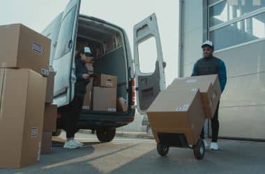 Recogida de muebles usados en pisos, locales y oficinas