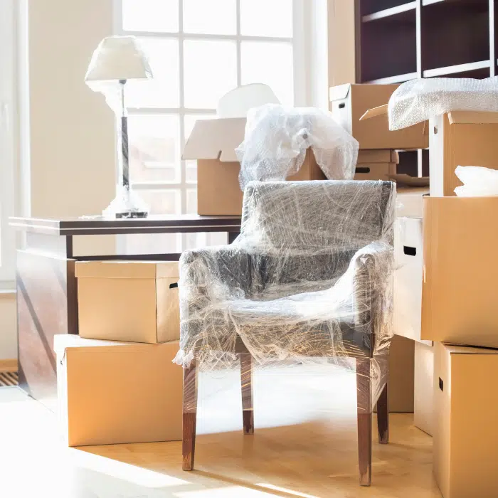 Ventajas de trabajar con empresas recogida de muebles
